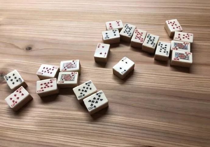 扑克麻将牌